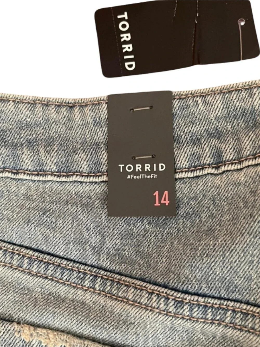 torrid Light Wash Denim Jean Bermuda Shorts Raw Hem Button Fly Size 14 New